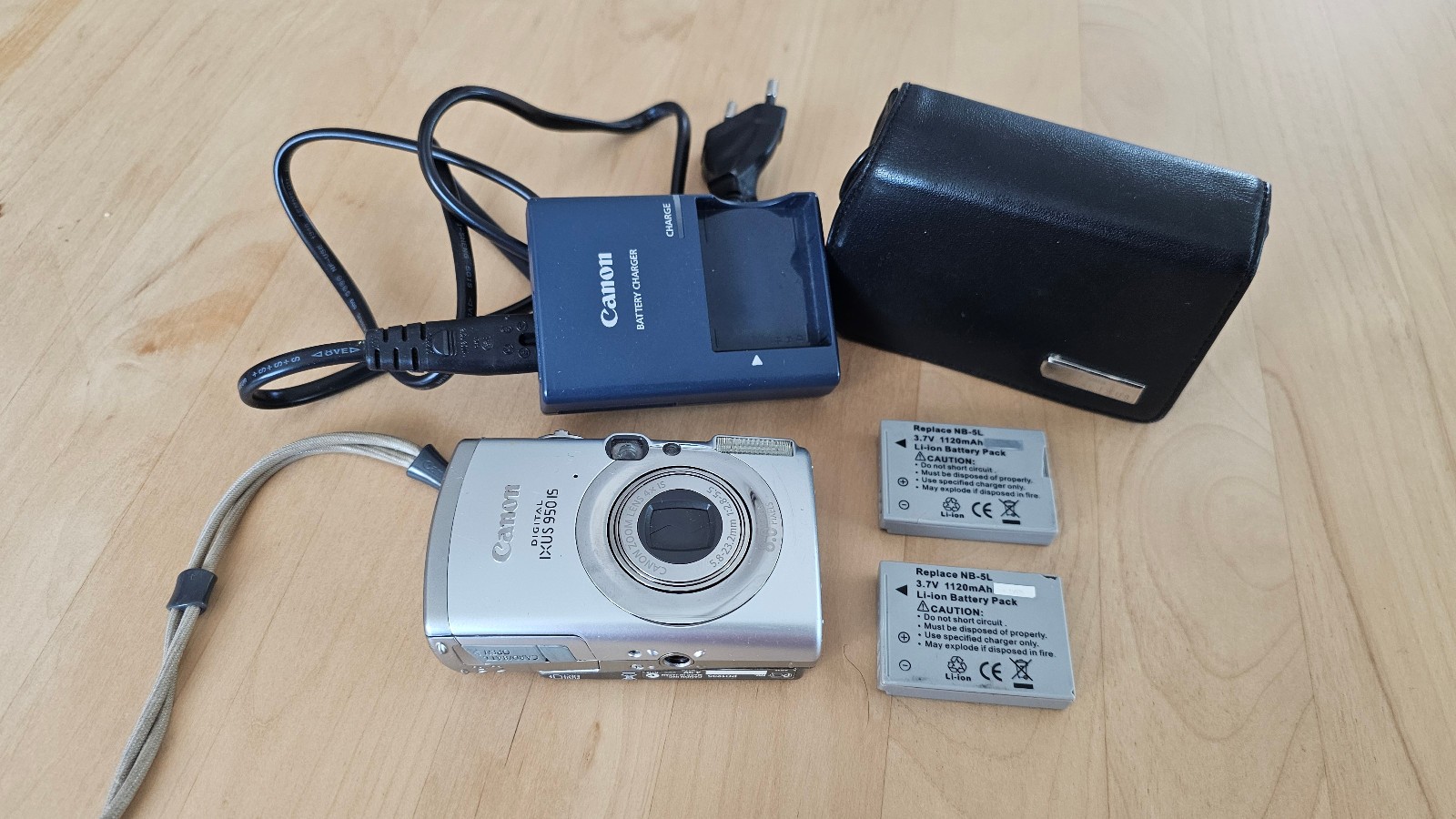 Canon Digital IXUS 950 IS Digitalkamera Kompaktkamera 8MP 4x Zoom in silber