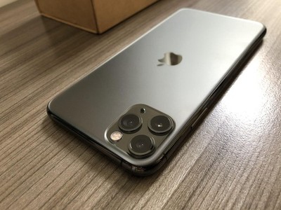 Apple iPhone 11 Pro Max - 512 GB - Midnight Green (Unlocked) for