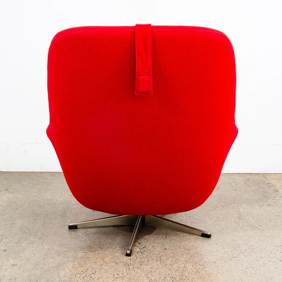 Sillón reclinable moderno danés de mediados de siglo de lana roja reposacabezas giratorio Mcm Foto 4 de 4