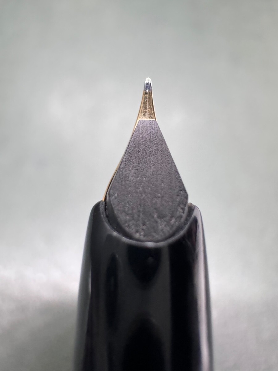 MONTBLANC No.222 desk Vintage Fountain Pen 14C 585/EF & Desk