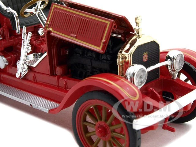 1921 AMERICAN LAFRANCE FIRE PUMPER ENGINE 1/32 DIECAST BY SIGNATURE MODELS 32371 - Image 4 of 4