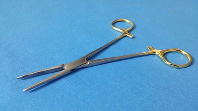 O.R GRADE KELLY HEMOSTAT LOCKING SURGICAL FORCEPS 5.5'' STRAIGHT WITH GOLD HANDLE