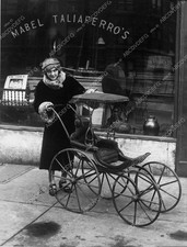 45bx04-49 news photo Mabel Taliaferro sports a 150 year old baby carriage 45bx04