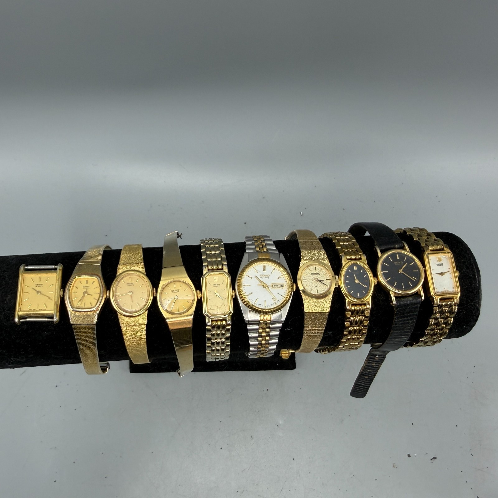 Women Gold PARTS L16 Daydate Seiko Watch Tank Silver 10 Quartz Mechanical Lot AB - VintageWatches.PK Women Gold PARTS L16 Daydate Seiko Watch Tank Silver 10 Quartz Mechanical Lot AB - vintagewatches.pk