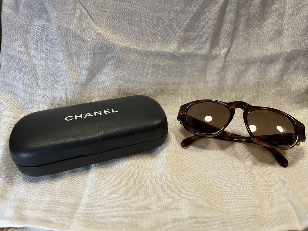 CHANEL Tortoiseshell Frame Sunglasses with Protective Case