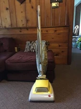 I Will Not Ship. P/Up Only Hoover Harvest Gold Convertible Deluxe Upright Vacuum