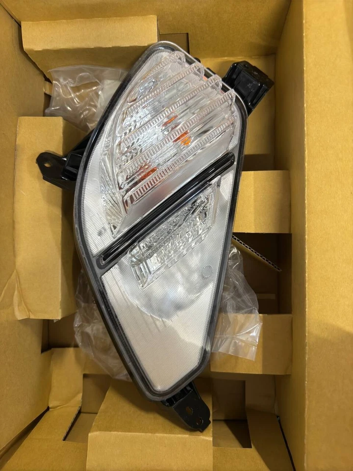 Luz intermitente lado derecho Kia Forte 2022-2024 nueva TYC/KI2833100/92306M7500 Foto 2 de 4