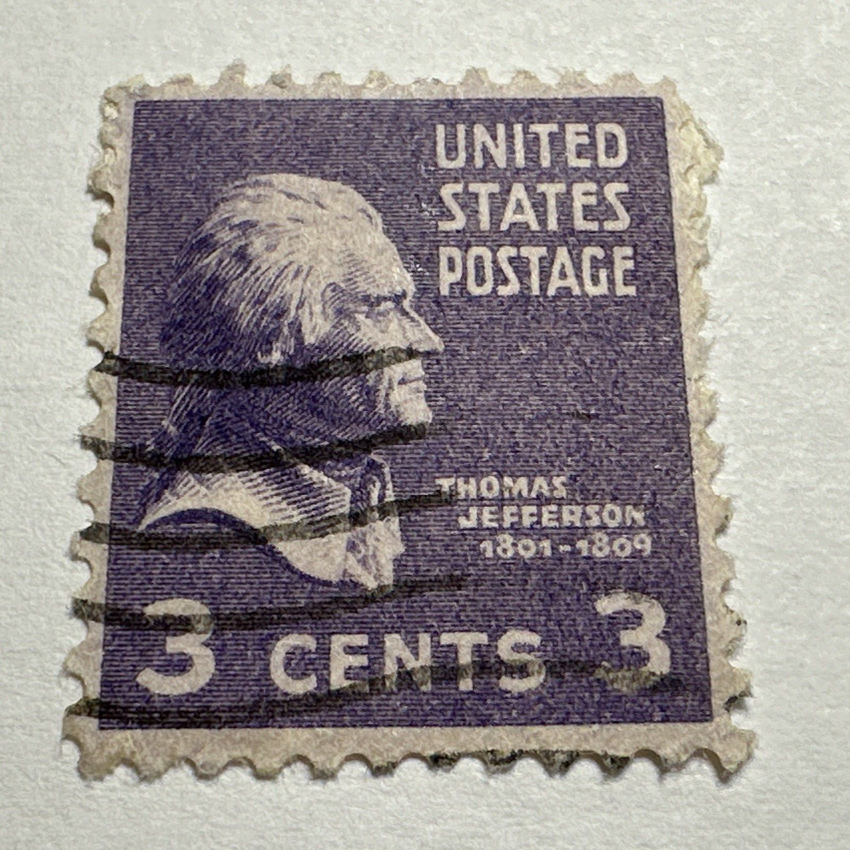 Vintage Thomas JEFFERSON Postage PURPLE 3 Cent STAMP (1945-1947  display picture 1