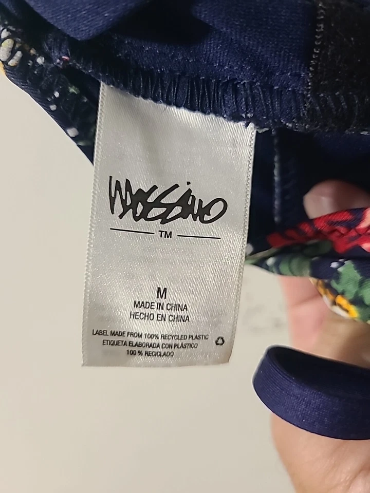 Traje de baño de una pieza para mujer.  Azul con estampado floral.  Talla mediana por... Foto 3 de 3