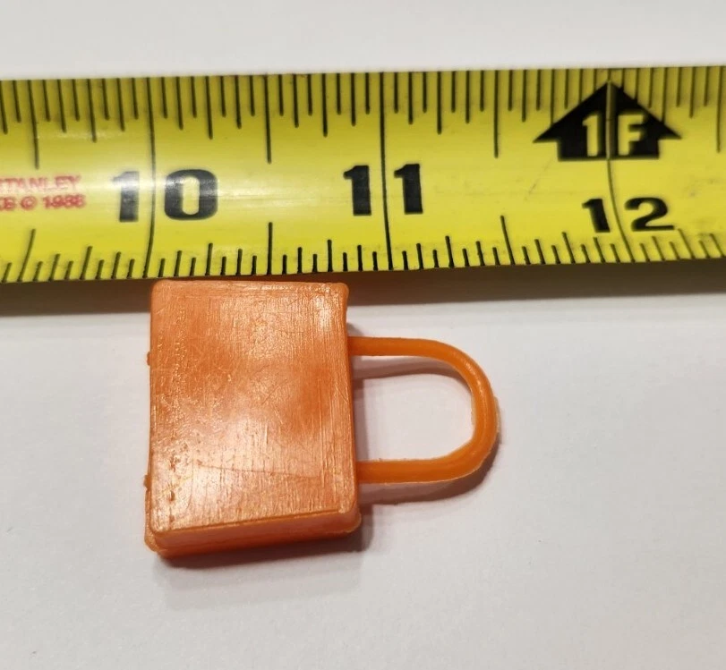 BARBIE DOLL ACCESSORIES ORANGE SMALL SUITCASE TRAVEL CASE OPENS TOMMY KELLY - Image 3 of 3