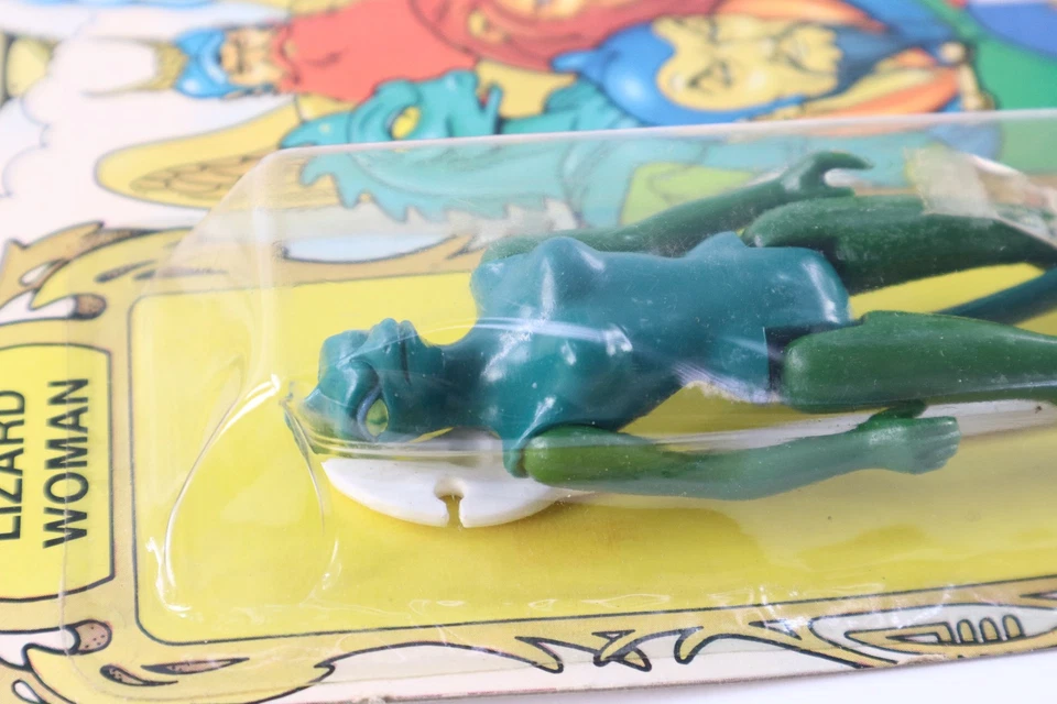 Figura de acción Mattel Flash Gordon Lizard Woman 1979 de colección sellada con estuche de acrílico Foto 3 de 4