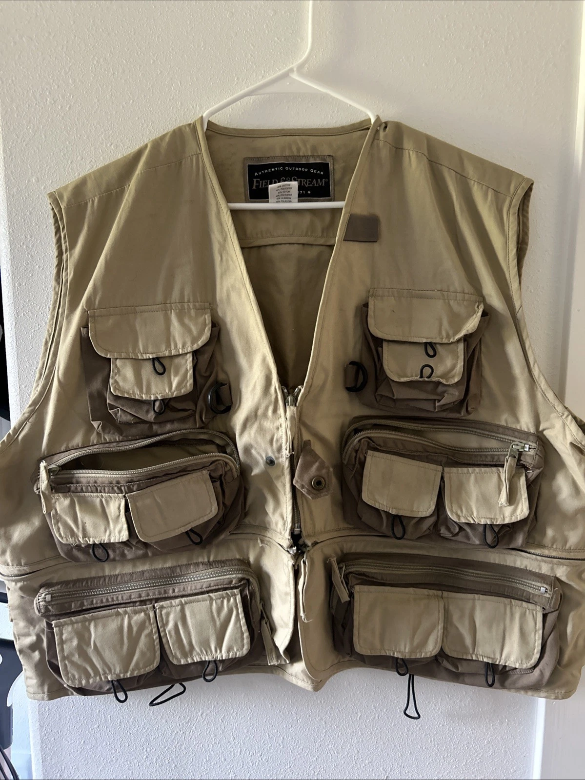 Field and Stream Green/Gray Fishing Multiple Pocket Travel Hunt Vest Sz XXL