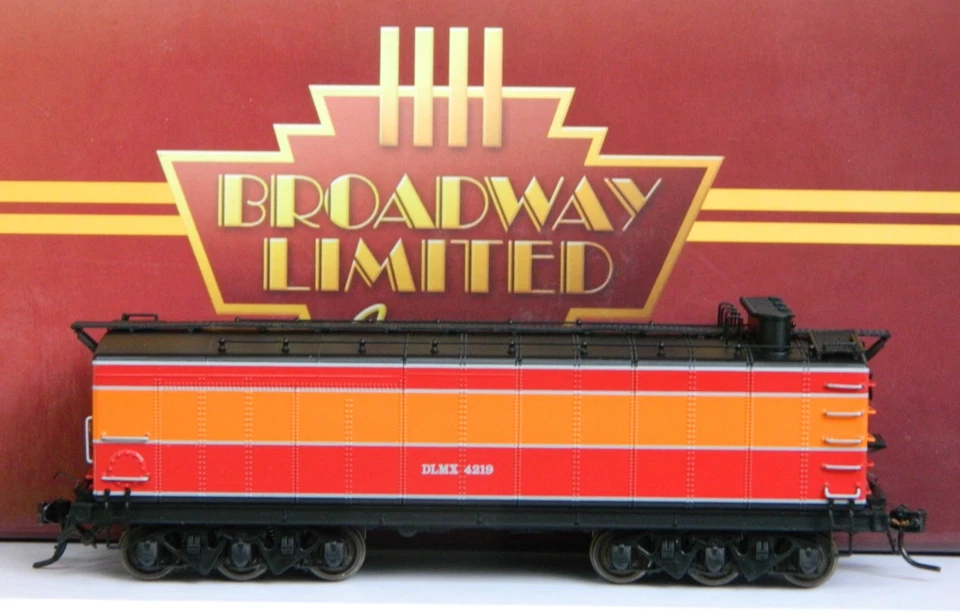 Broadway Limited HO Scale SP / Southern Pacific Daylight Auxiliary Tender, #4798 - Image 4 of 4