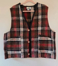 Vintage Senior Lopez Mexican Plaid Blanket Hunters Vest Red Pockets Wood Button