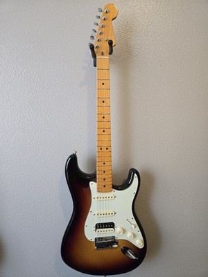 2022 Fender American Ultra Stratocaster HSS in Sunburst