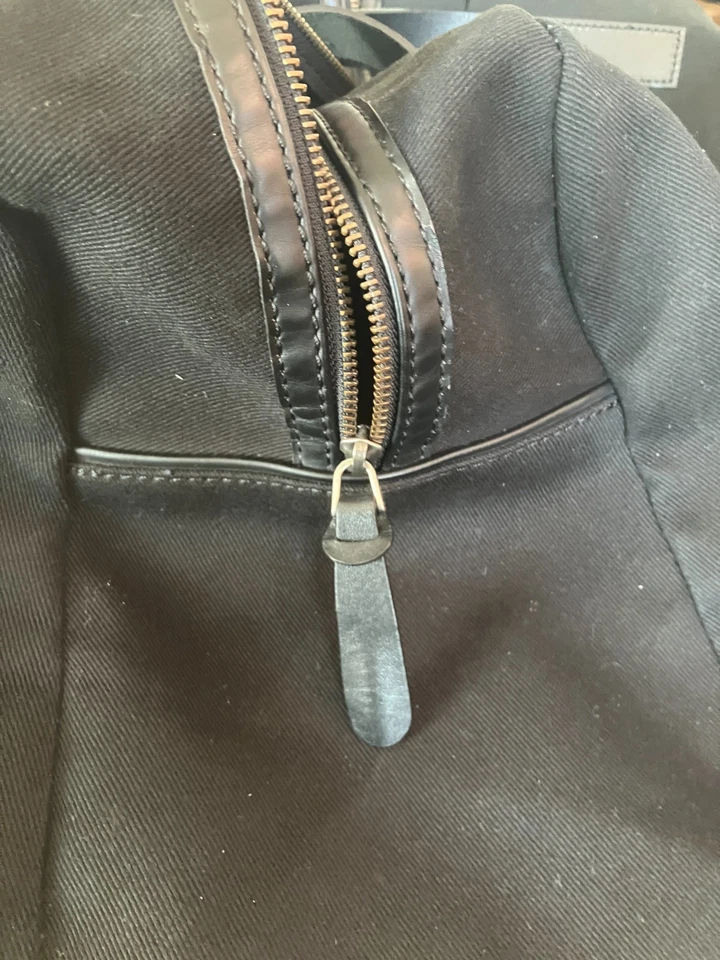 Bolso de Mano Everlane Negro Lona Sarga Fin de Semana Cremallera Asas de Cuero Foto 2 de 4