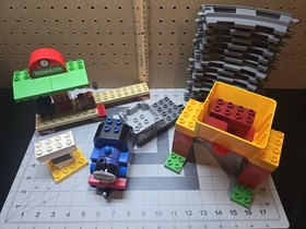 LEGO Duplo 2005 Thomas and Friends: Thomas Load And Carry Train Set Incomplete