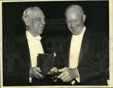 1957 Press Photo Alfred P. Sloan with President Eisenhower at a New York dinner
