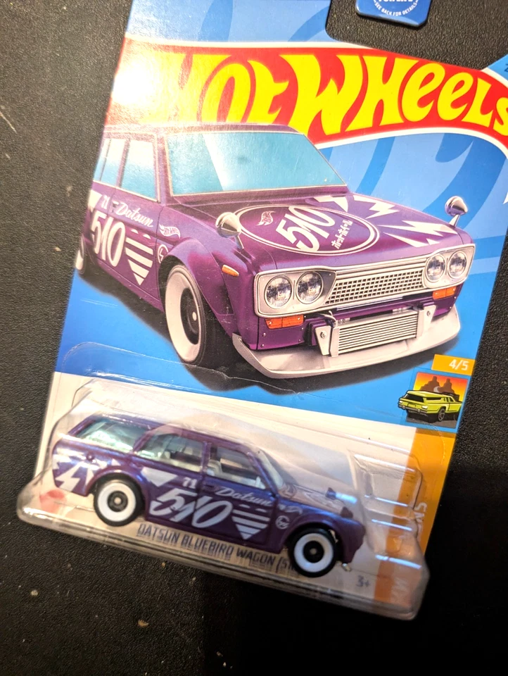 Hot Wheels 2023 Datsun bluebird wagon #235/250 purple new - Image 4 of 4