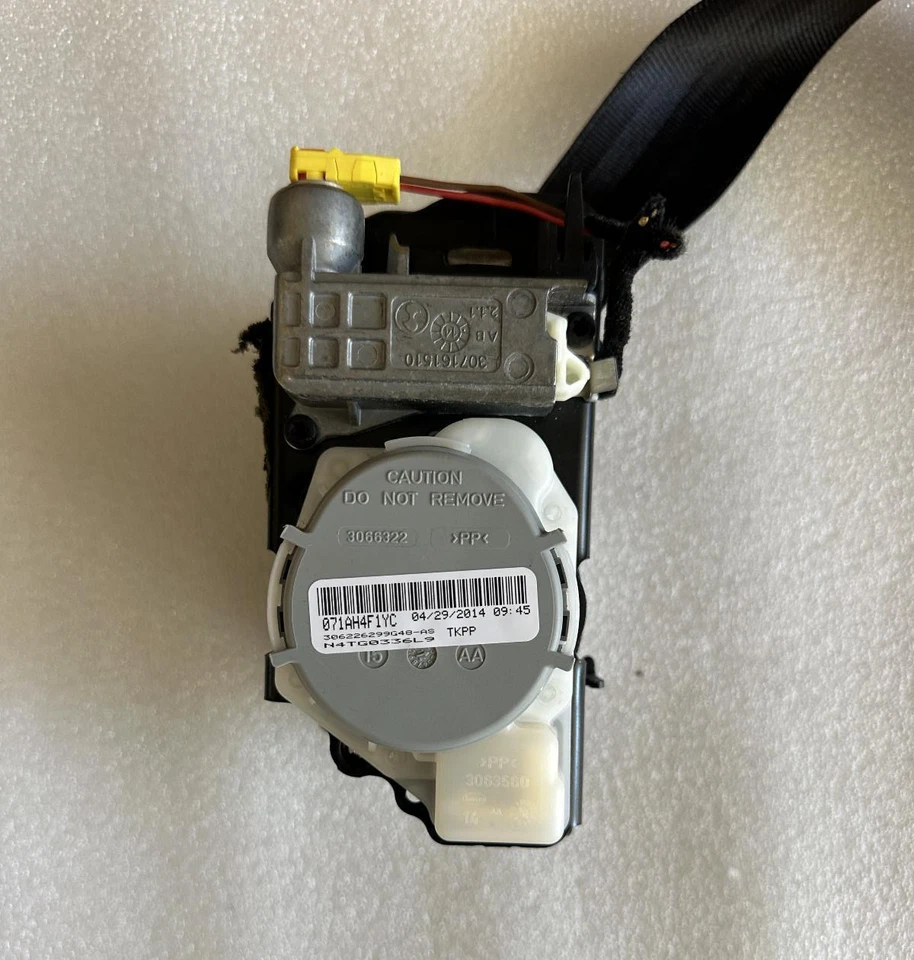 Par negro de retractores de cinturones de seguridad delanteros Audi A4, S4 2013 a 2016 izquierda y derecha Foto 2 de 4