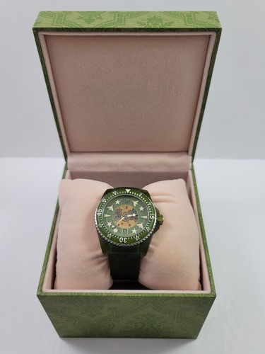 Reloj Gucci Dive SUIZO Automático Esqueleto Verde Esqueleto Correa Goma YA136345 - Imagen 2 de 13