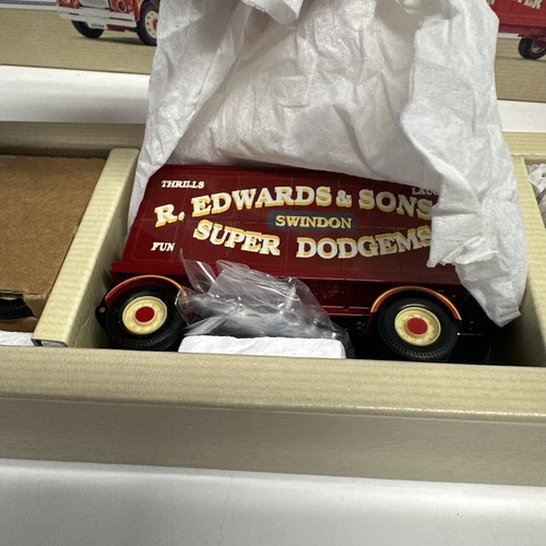 Corgi 1/50 Scale 97920 - Scammell Highwayman Truck R. Edwards Amusements - Red - Picture 6 of 11