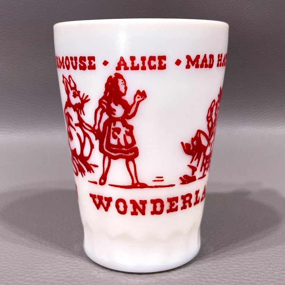 Taza de café vintage de vidrio con leche blanca Alicia en el país de las maravillas de los años 50 3,75"x2,5" Foto 3 de 4