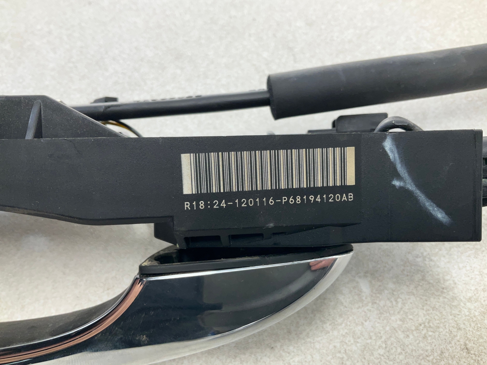 17-20 MASERATI Levante Exterior Front Right Passenger Door Handle W/ Actuator