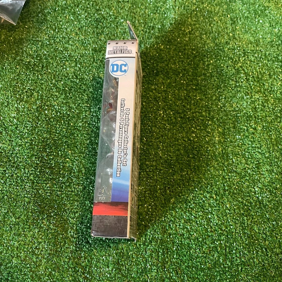 DC Comics 5 Piezas Coleccionables Nano Figuras de Metal Die-Cast Estatuillas Batman Cyborg NUEVO Foto 4 de 4