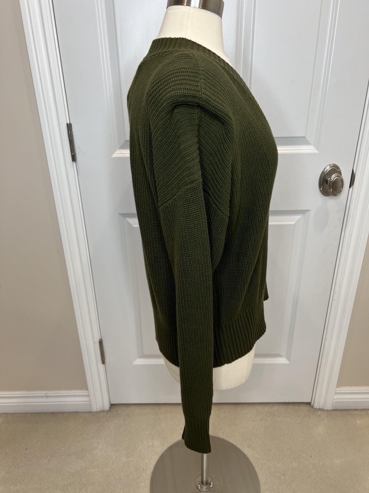 NEW Pistola Evereve Olive Green Slouchy VNeck Ribbed Cableknit Sweater