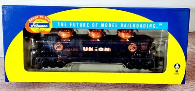 Union Oil 76 Railroad Triple (3) Dome Tank Car 10171 Athearn 74462 RTR HO Scale