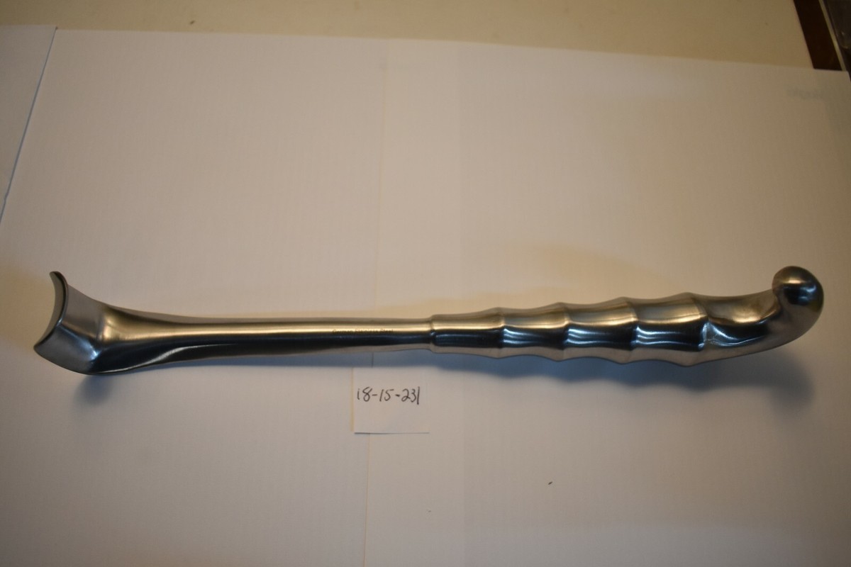 MDS 1815231 KONIG HAND RETRACTOR 9 1/2