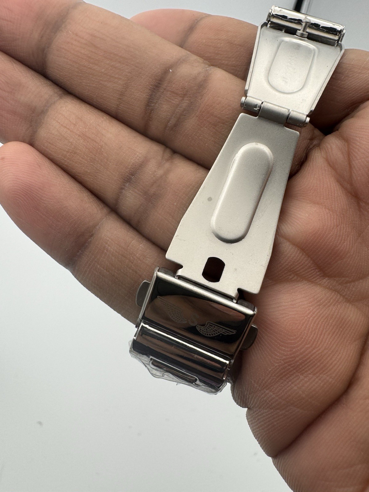 New Softtech Beautiful Unisex Watch, heavy weight and solid build, fully working image 7