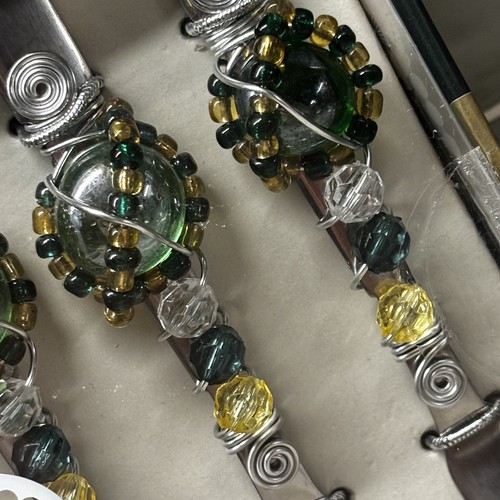 4 Stainless Steel Butter Spreaders Canape’ Knives Glass Beaded Irish St Patrick - Afbeelding 3 van 5
