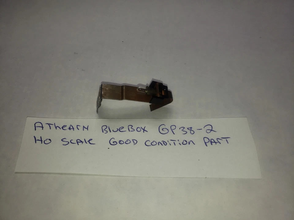 GP35 , Gp38-2 HEADLIGHT ASSEMBLY SET FOR ATHEARN BLUE BOX HO SCALE 90587 , 95010 - Image 3 of 4