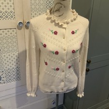  Boden Fae bestickte Strickjacke Rüschenausschnitt Alpaka Wolle klein super hübscher Style