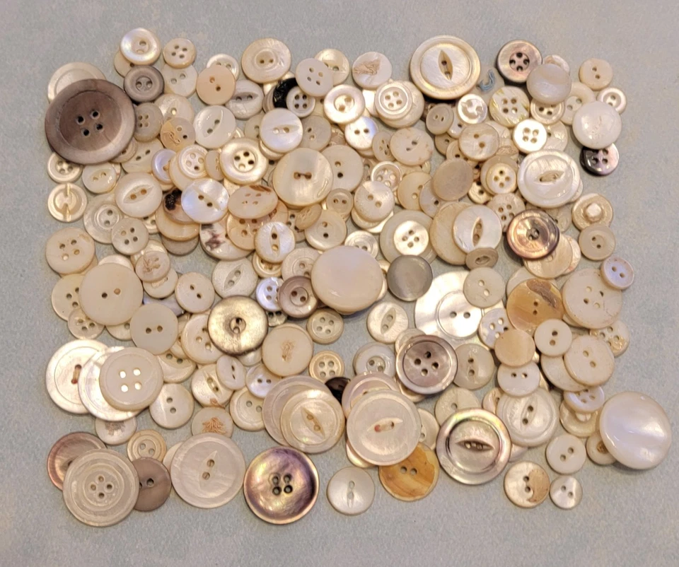 Antiguo Lote De Botones Madreperla De Colección 6oz Coser A Través y Vástago Foto 4 de 4