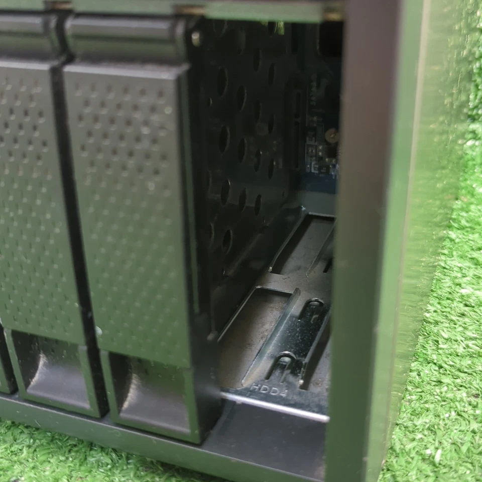 Qnap TS-420 NAS Server 4 Bay Not Tested - Image 2 of 4