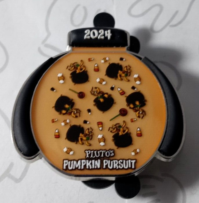 Pluto Pluto's Pumpkin Pursuit 2024 Glow in the Dark Free-D Disney Pin 171333