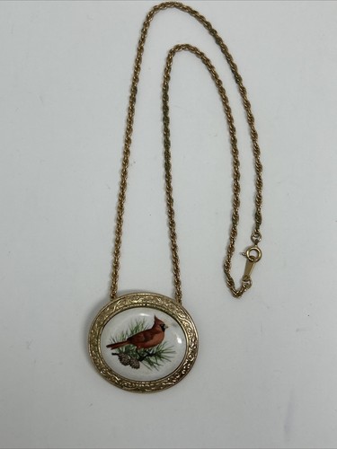 VTG AVON Crimson Crest Gold Tone Pendant Necklace Brooch The Cardinal Bird Oval - Picture 9 of 12