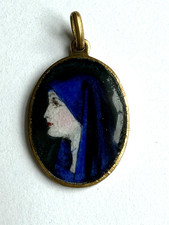 VINTAGE ENAMEL PENDANT WITH VIRGIN MARY. LOURDES