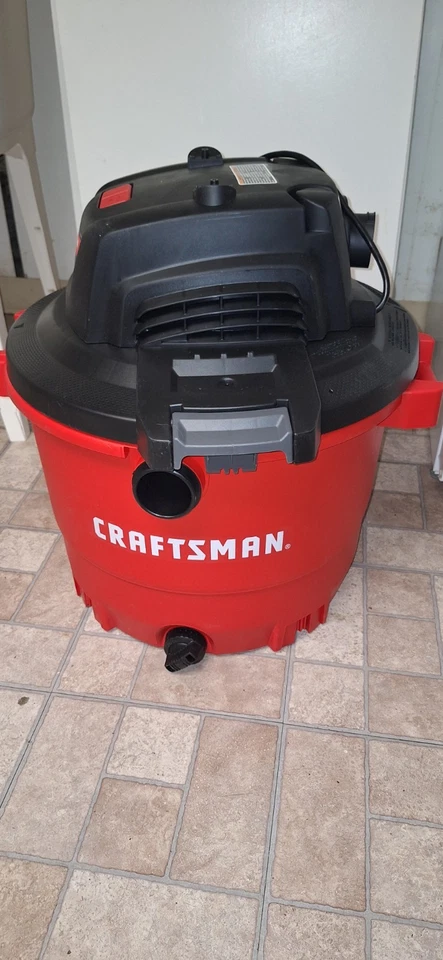 Aspiradora en húmedo/seco Craftsman CMXEVBE17595 16 galones 6,5 HP pico, aspiradora de taller de alta resistencia Foto 2 de 4