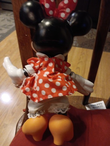 Applause Disney Posable Minnie Mouse Vinyl 9” Doll with Cloth Dress SCRATCHES  - 第 4/7 張圖片