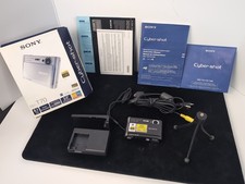 Sony Cyber Shot DSC-T70 8.1MP 3x Optical Zoom Digital Camera Complete with Box