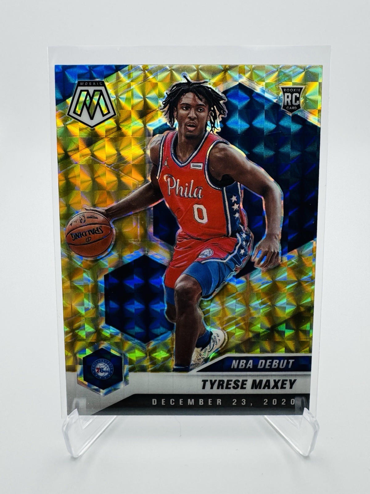 2020-21 Panini Mosaic Tyrese Maxey-Yellow Reactive Mosaic NBA Debut Rookie Card