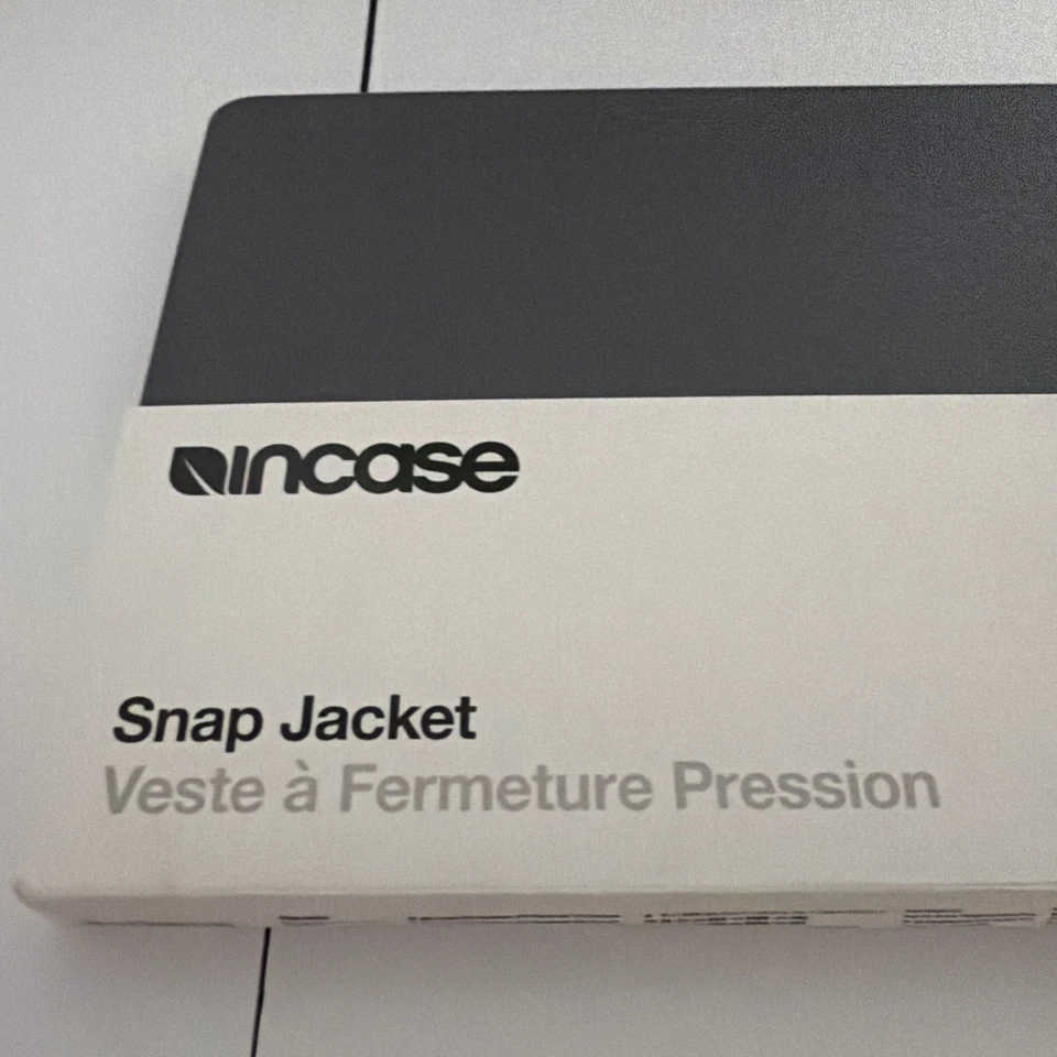 Incase Hardshell Case for MacBook Air 13" Snap Jacket Dark Gray  - Image 3 of 4