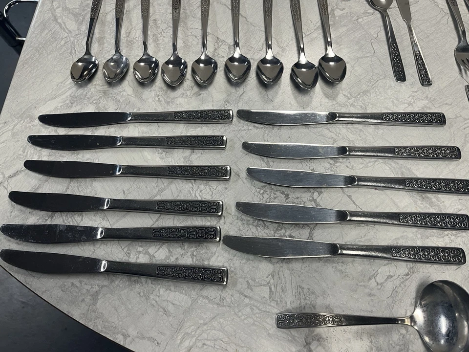Juego de cubiertos International de acero inoxidable Serenata 68 piezas Mid Century vintage Foto 4 de 4