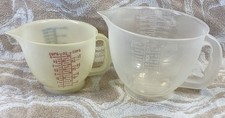 Vintage Tupperware 4 And 8 Cup Measuring Cups 1288-3 500-7 Made In USA Baking