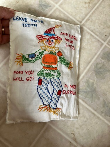 HANDMADE TOOTH FAIRY PILLOW EMBROIDERED 6" X 8" Scarecrow Leave your tooth..