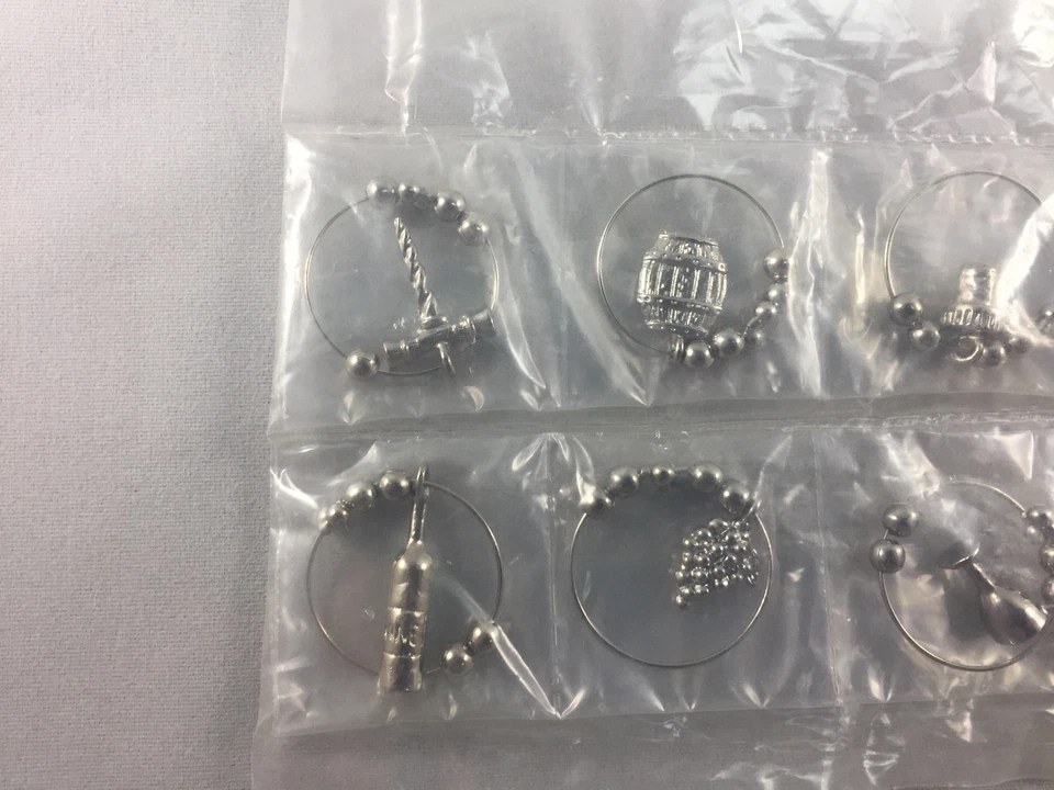 Lote de 12 dijes de metal para copa de vino cesta de queso uvas botella de vino barril cálico Foto 2 de 4